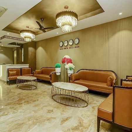 Capital O 28086 Sindhura Grand Hyderabad Exterior foto