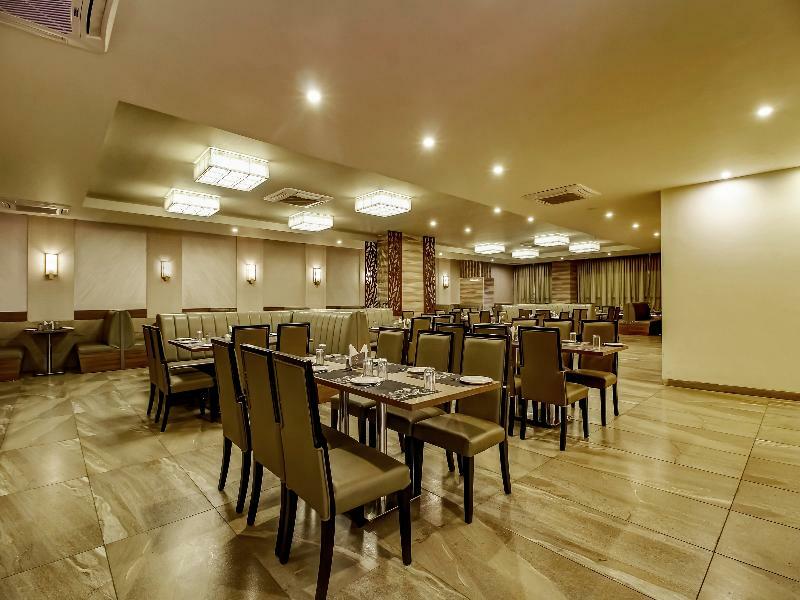Capital O 28086 Sindhura Grand Hyderabad Exterior foto