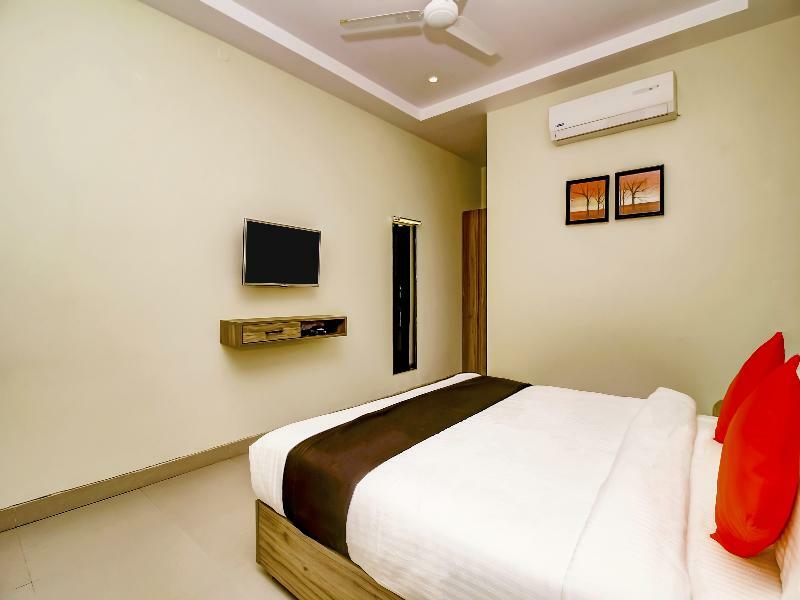 Capital O 28086 Sindhura Grand Hyderabad Exterior foto