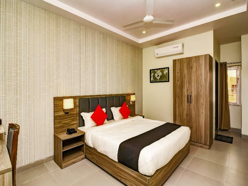 Capital O 28086 Sindhura Grand Hyderabad Exterior foto