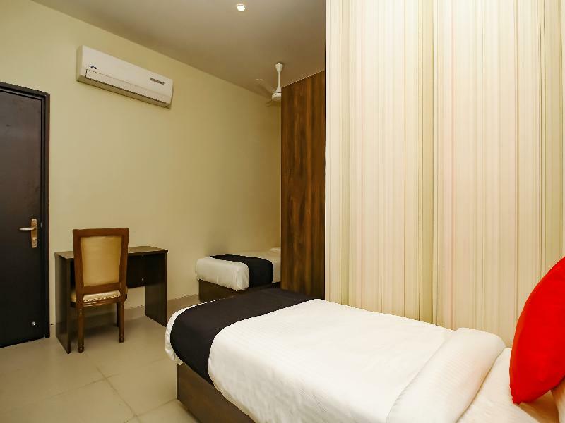 Capital O 28086 Sindhura Grand Hyderabad Exterior foto