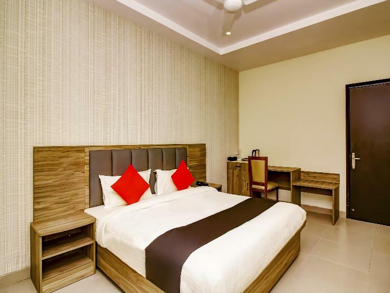 Capital O 28086 Sindhura Grand Hyderabad Exterior foto