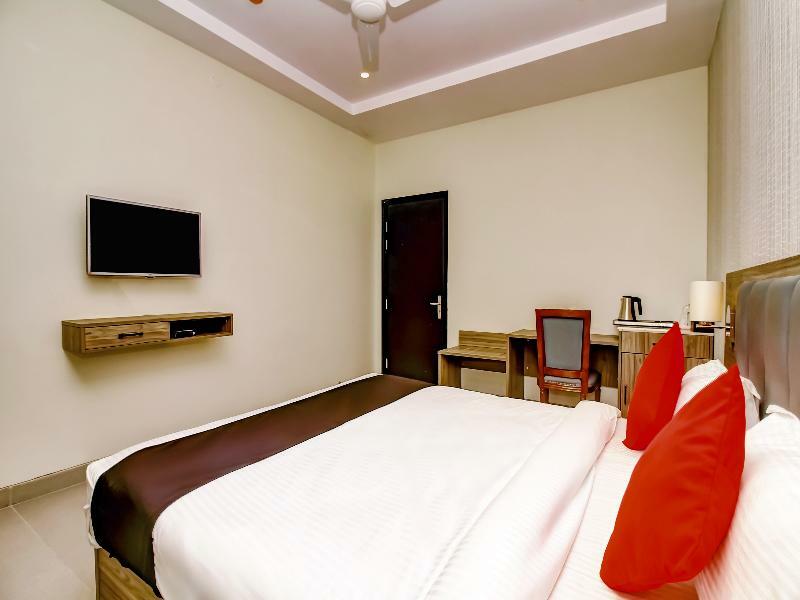 Capital O 28086 Sindhura Grand Hyderabad Exterior foto
