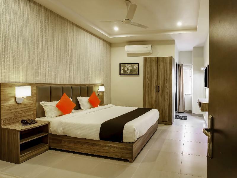 Capital O 28086 Sindhura Grand Hyderabad Exterior foto